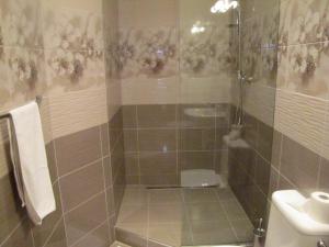 Jednolôžková izba sprchový kút